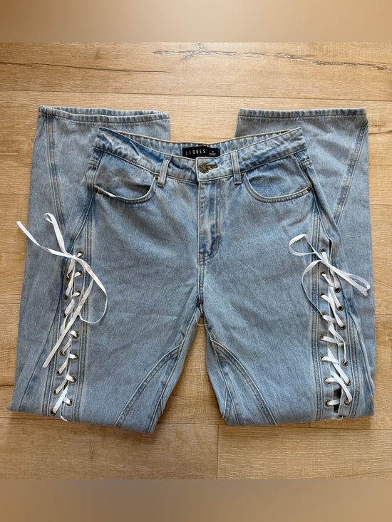 Lioness Denim - Lioness Dollhouse lace up jeans in Washed Blue